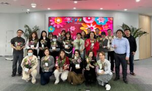 FPT China tôn vinh phái đẹp với workshop cắm hoa
